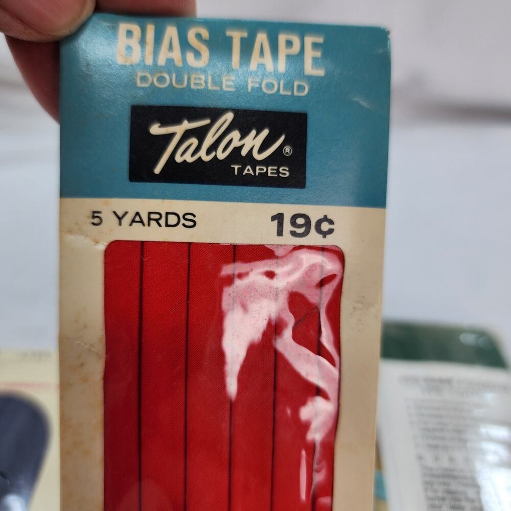 Vintage Lot of 3 Craft Bias Tape Trim Wright 3 yd-Green Talon 5 yd-Red 4yd-Blue - Picture 4 of 7